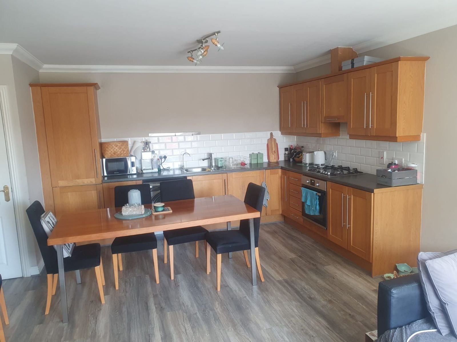 Kitchen Respray vs New Kitchen: Which Is Right for You?