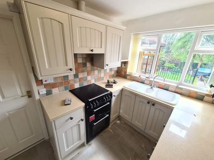 kitchen respray image